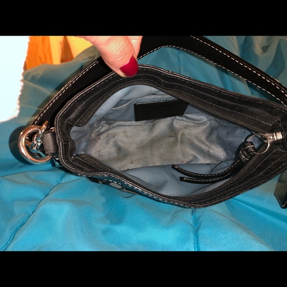Small authentic Coach purse - Picture 3 of 4